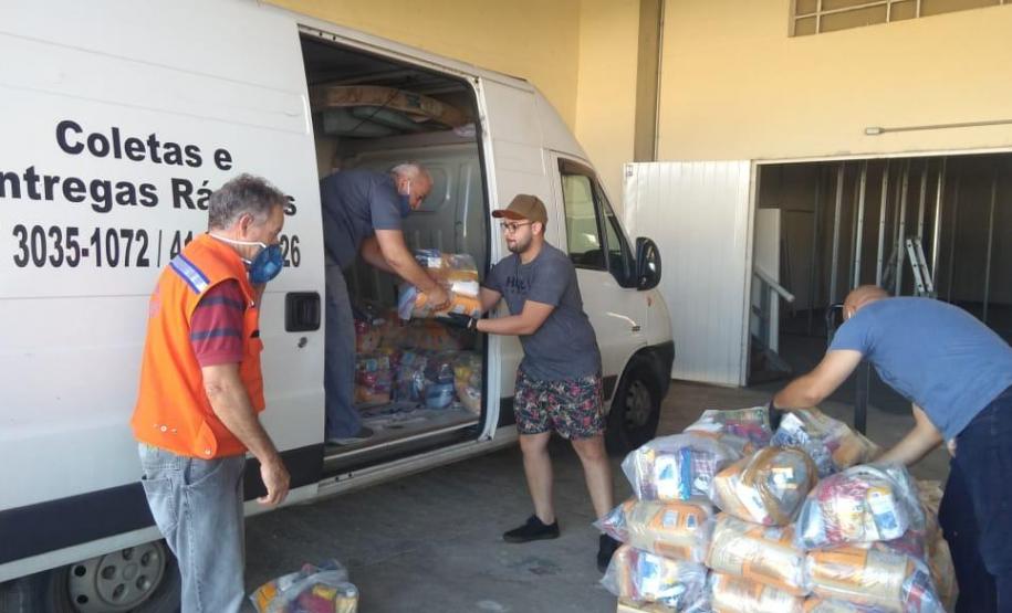 Secretaria da Justiça distribui cestas básicas e bolos no Dia Mundial do Refugiado