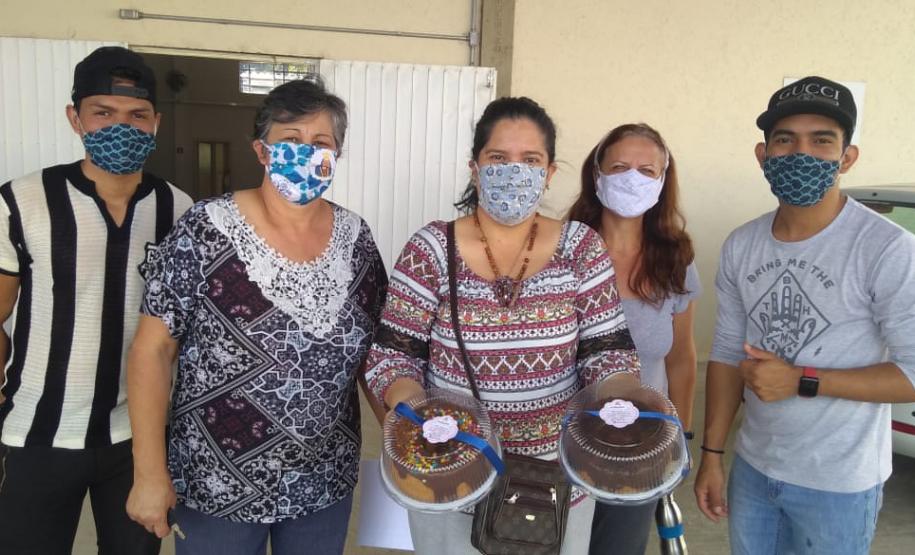 Secretaria da Justiça distribui cestas básicas e bolos no Dia Mundial do Refugiado