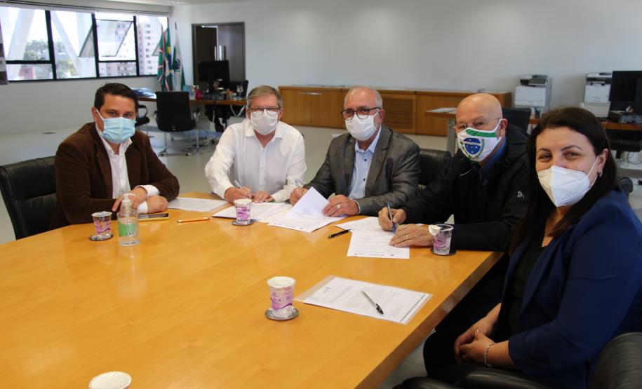 Governo garante 71 novas moradias aos municípios de Santa Cruz do Monte Castelo e Querência do Norte