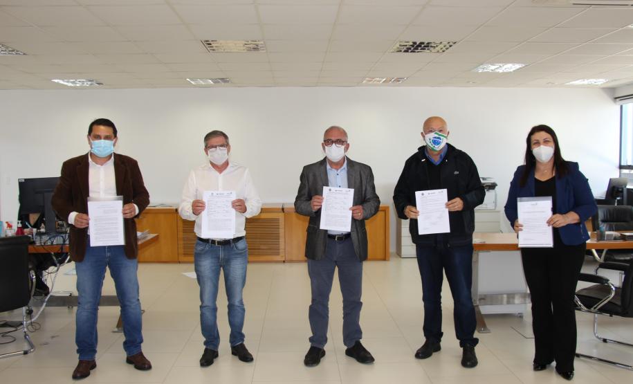 Governo garante 71 novas moradias aos municípios de Santa Cruz do Monte Castelo e Querência do Norte