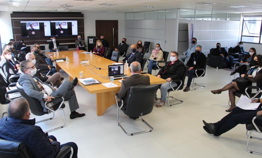 Secretário da Justiça, Família e Trabalho, Mauro Rockenbach, realiza primeira reunião geral com diretores e coordenadores para retomada econômica do Paraná