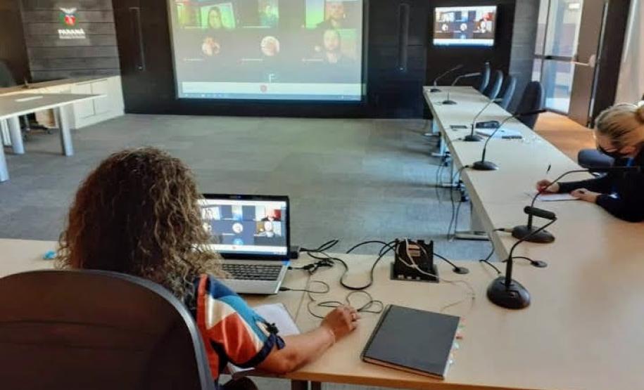 Secretaria da Justiça, Família e Trabalha do Paraná promove capacitação de funcionários para atendimento humanizado no Disque Idoso