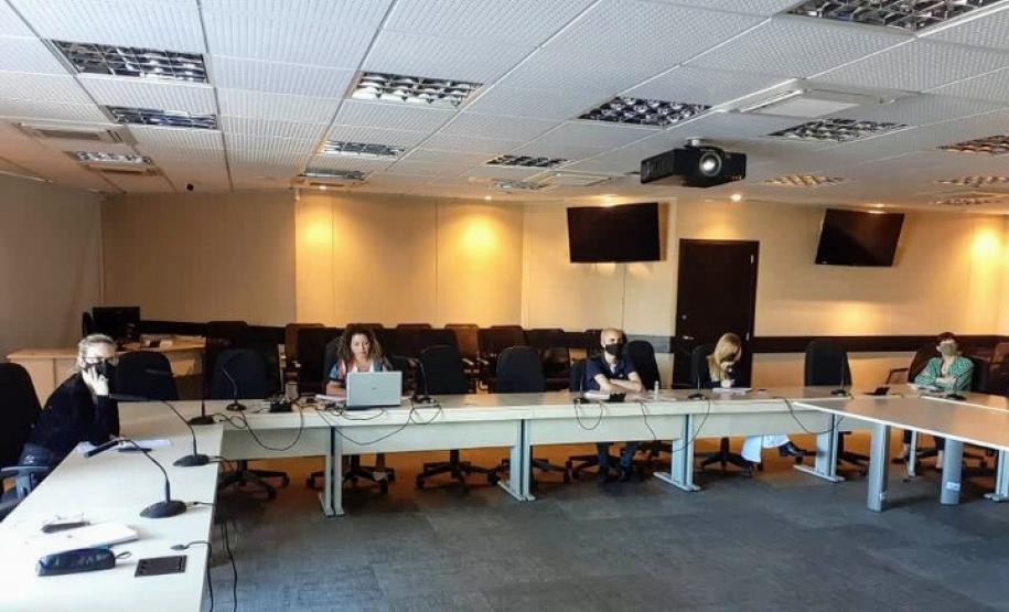 Secretaria da Justiça, Família e Trabalha do Paraná promove capacitação de funcionários para atendimento humanizado no Disque Idoso