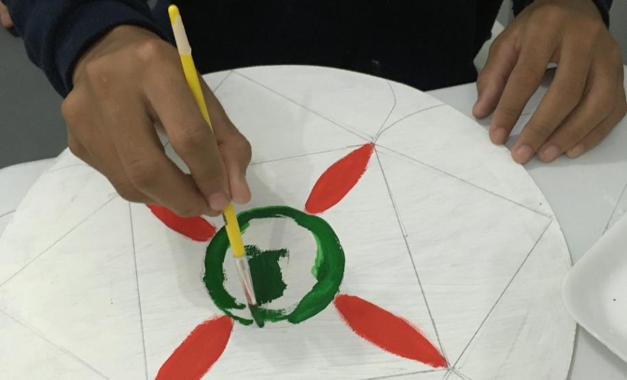 Gincanas e oficinas de artes são utilizadas para amenizar efeitos da pandemia em adolescentes que cumprem medidas socioeducativas