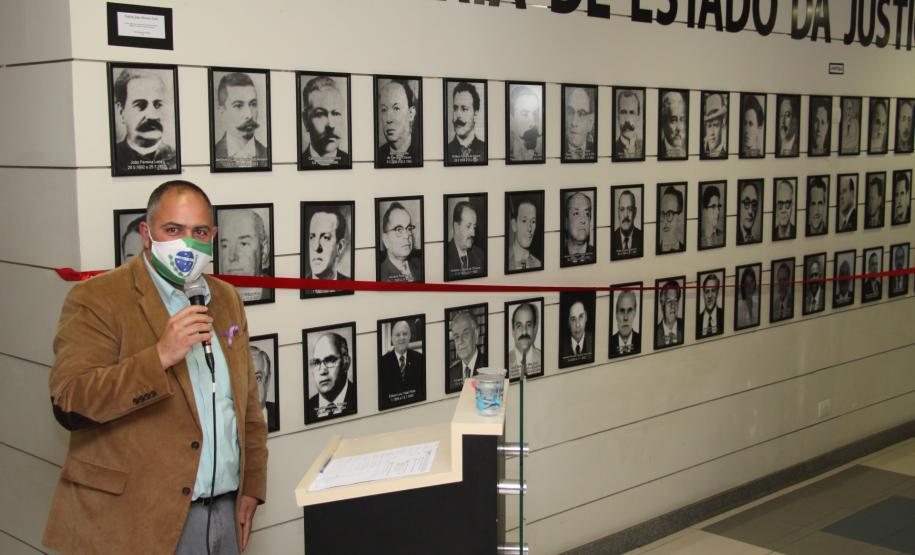 Secretário Mauro Rockenbach apresenta a nova galeria histórica de ex-secretários da Justiça do Paraná