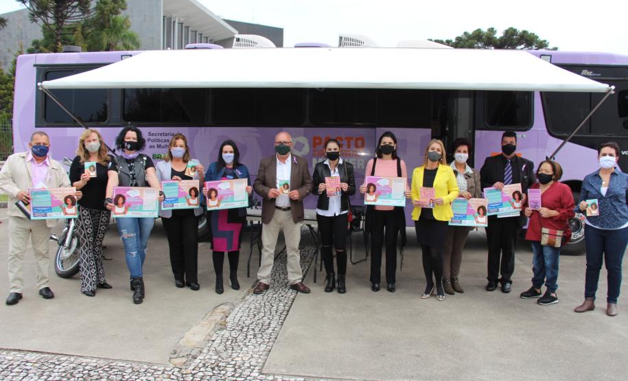 Secretário Mauro Rockenbach visita Ônibus Lilás e reforça posicionamento do Governo do Estado no fortalecimento de políticas públicas para garantia dos direitos da mulher