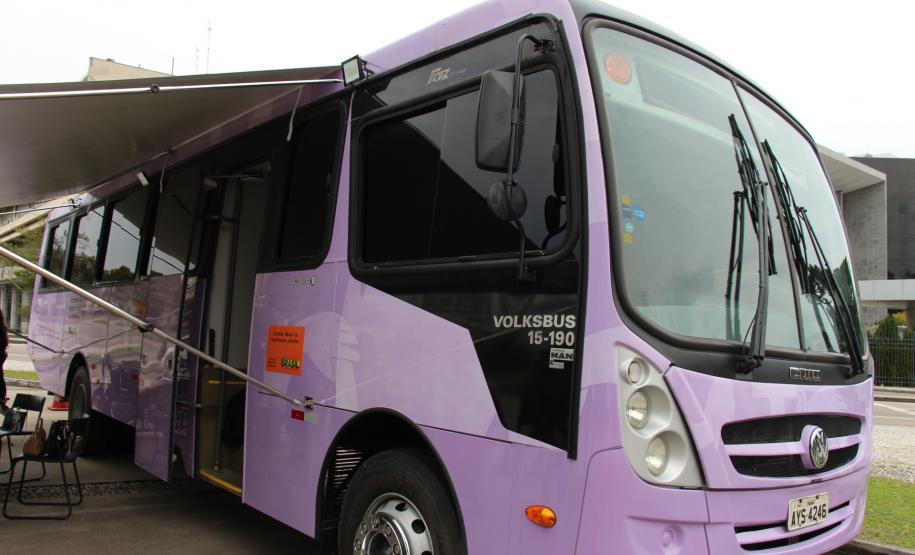 Secretário Mauro Rockenbach visita Ônibus Lilás e reforça posicionamento do Governo do Estado no fortalecimento de políticas públicas para garantia dos direitos da mulher