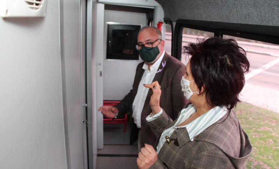 Secretário Mauro Rockenbach visita Ônibus Lilás e reforça posicionamento do Governo do Estado no fortalecimento de políticas públicas para garantia dos direitos da mulher