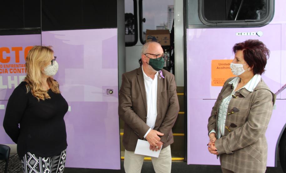 Secretário Mauro Rockenbach visita Ônibus Lilás e reforça posicionamento do Governo do Estado no fortalecimento de políticas públicas para garantia dos direitos da mulher