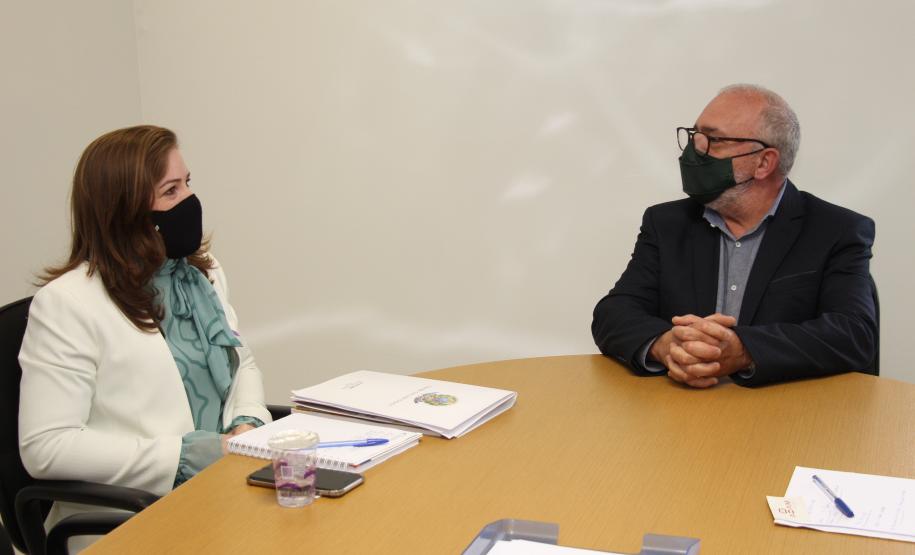 Secretário Mauro Rockenbach recebe deputada Federal Leandre Dal Ponte para articular políticas públicas nas áreas da mulher, idoso, criança e adolescente