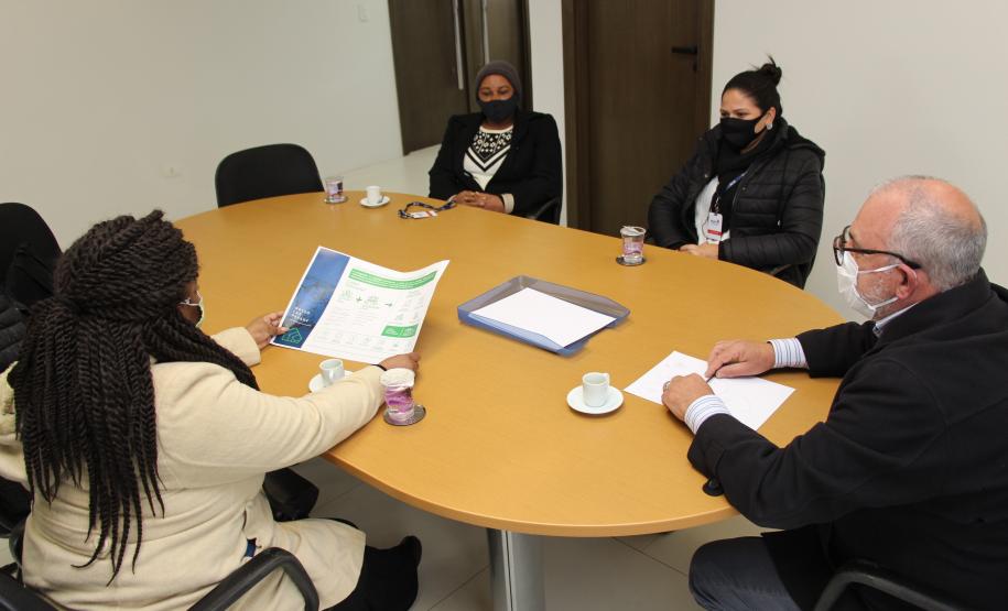 Secretário Mauro Rockenbach reúne lideranças do movimento dos catadores de lixo para apresentar projeto Moradia por autogestão