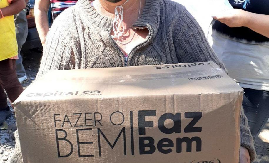 Secretaria da Justiça, Família e Trabalho do Paraná e Defesa Civil entregam 380 cestas básicas ao Instituto Somar Mais Um