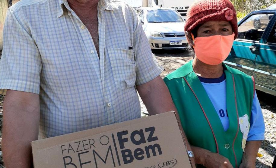 Secretaria da Justiça, Família e Trabalho do Paraná e Defesa Civil entregam 380 cestas básicas ao Instituto Somar Mais Um