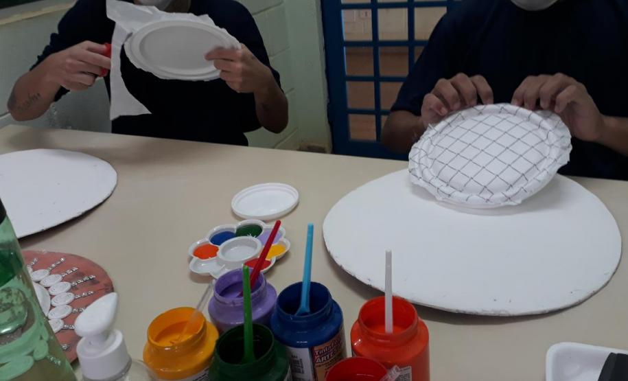Adolescentes desenvolvem atividades artísticas no Centro de Socioeducação de Maringá