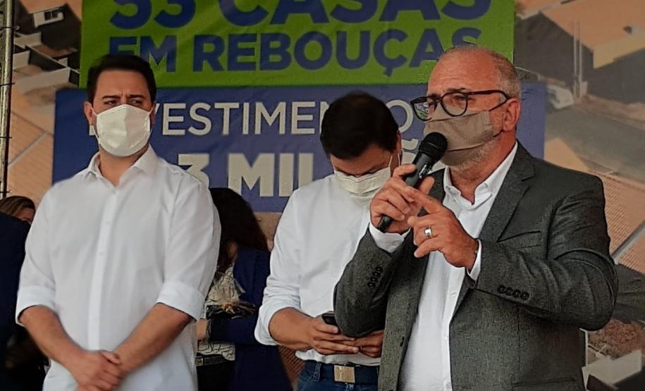 Famílias em vulnerabilidade recebem casas de graça do Estado