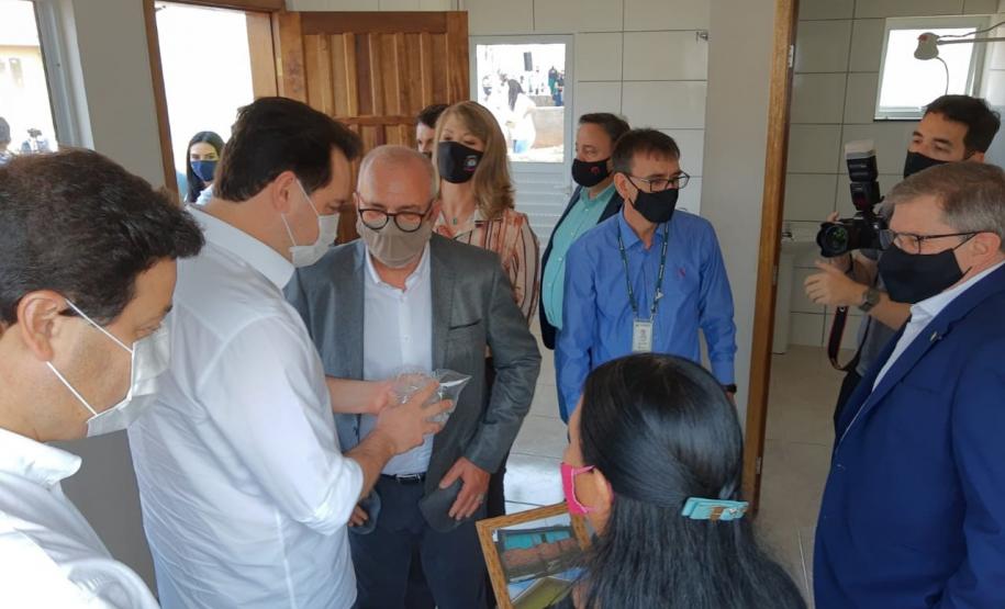 Famílias em vulnerabilidade recebem casas de graça do Estado