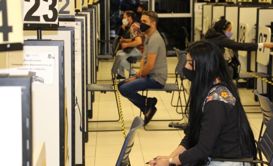 Paraná tem 2.494 vagas de emprego em todas as regiões