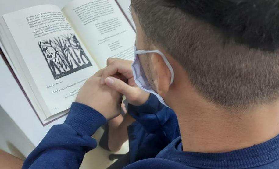 Departamento Socioeducativo do Paraná estimula a prática da leitura com adolescentes que cumprem medidas socioeducativas