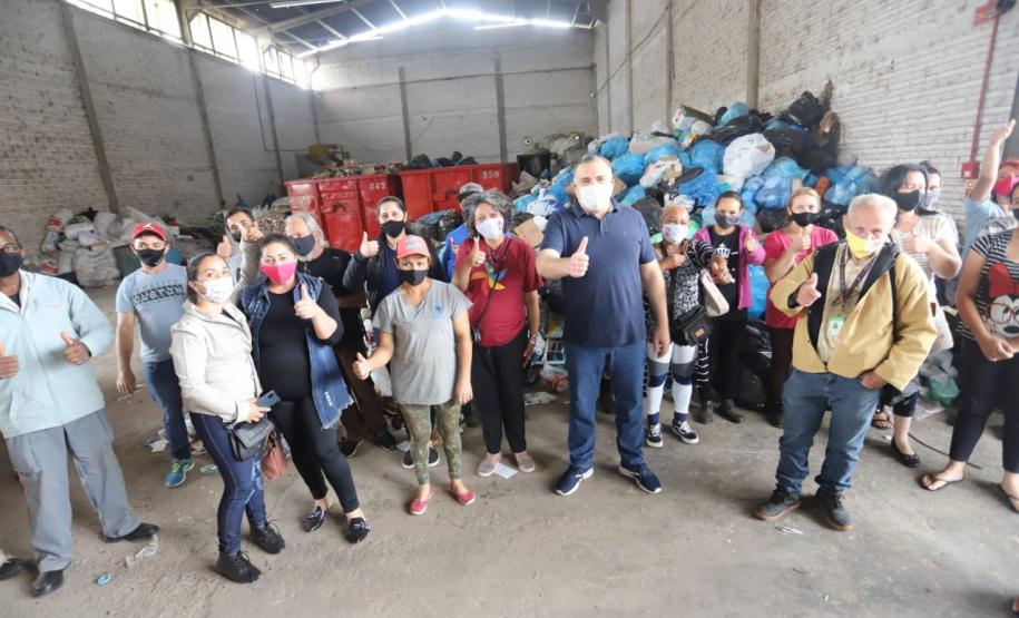 Secretaria da Justiça, Família e Trabalho entrega 1.245 cestas básicas para famílias com crianças e adolescentes de cooperativas dos coletores de materiais recicláveis