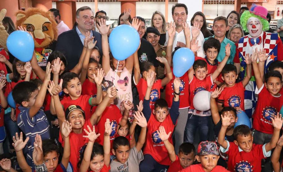 O Grupo de Trabalho (GT) interinstitucional criado pelo governador Carlos Massa Ratinho Junior e pelo secretário Ney Leprevost para execução do Orçamento Criança, responsável pelo desenvolvimento de uma metodologia de acompanhamento da execução de recursos estaduais para assegurar a execução das políticas sociais públicas nas áreas relacionadas à proteção da infância e adolescência foi citado como referência na elaboração do Manual de Orçamento e Fundos da Criança e do Adolescente do Conselho Nacional do Mi