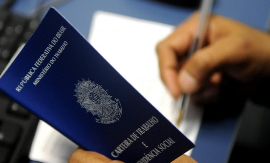 Agências do Trabalhador do Paraná viabilizaram mais de 66 mil vagas de trabalho com carteira assinada entre janeiro a novembro de 2020, informa o secretário Ney Leprevost