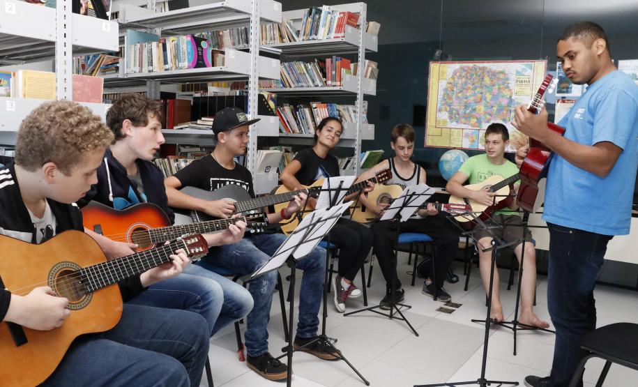 750 jovens que realizam ações de cidadania recebem bolsa da Secretaria de Justiça