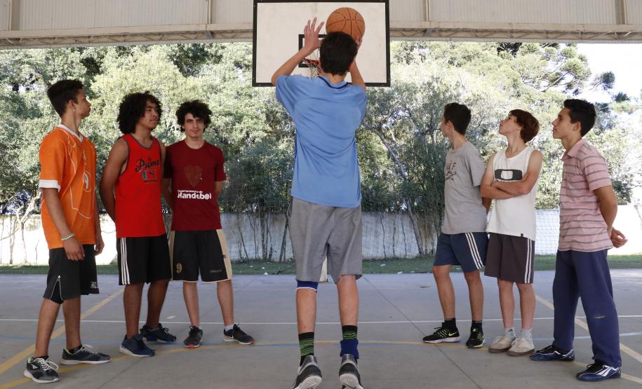 750 jovens que realizam ações de cidadania recebem bolsa da Secretaria de Justiça