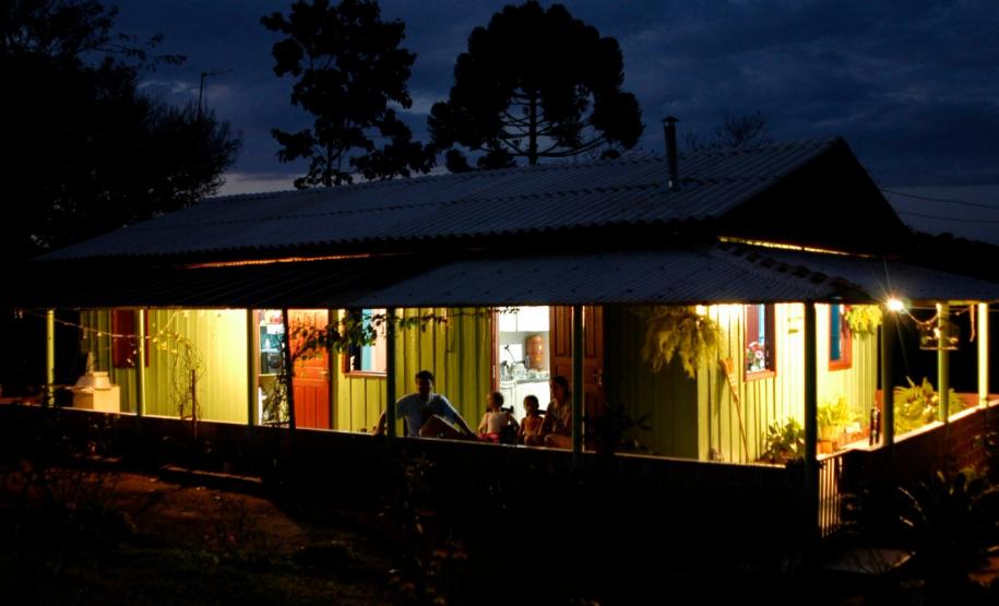 Secretário Ney Leprevost anuncia que governo Ratinho Junior faz maior investimento histórico de 46,5 milhões para o programa Luz Fraterna em 2021