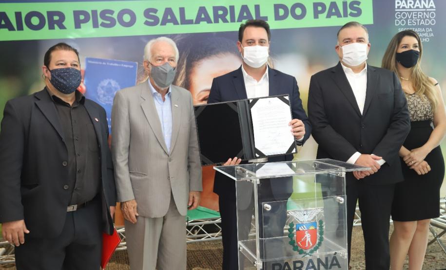 Novo salário mínimo regional entra em vigor no Paraná