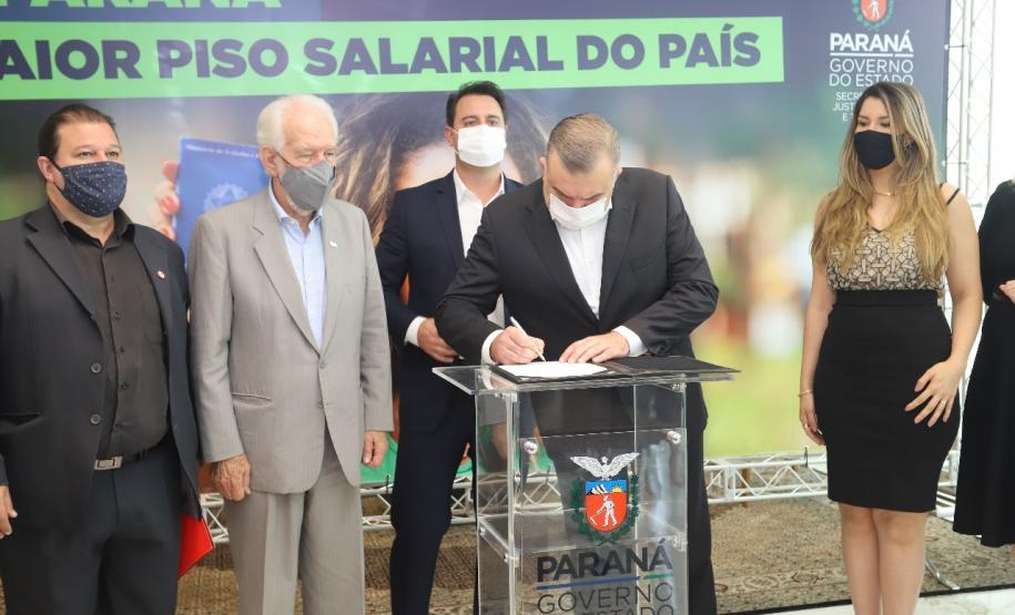 Novo salário mínimo regional entra em vigor no Paraná
