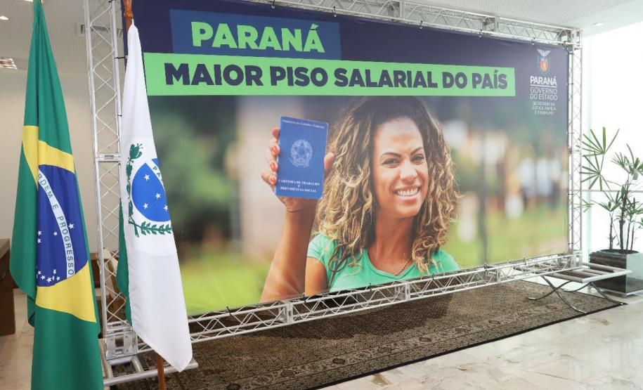 Novo salário mínimo regional entra em vigor no Paraná