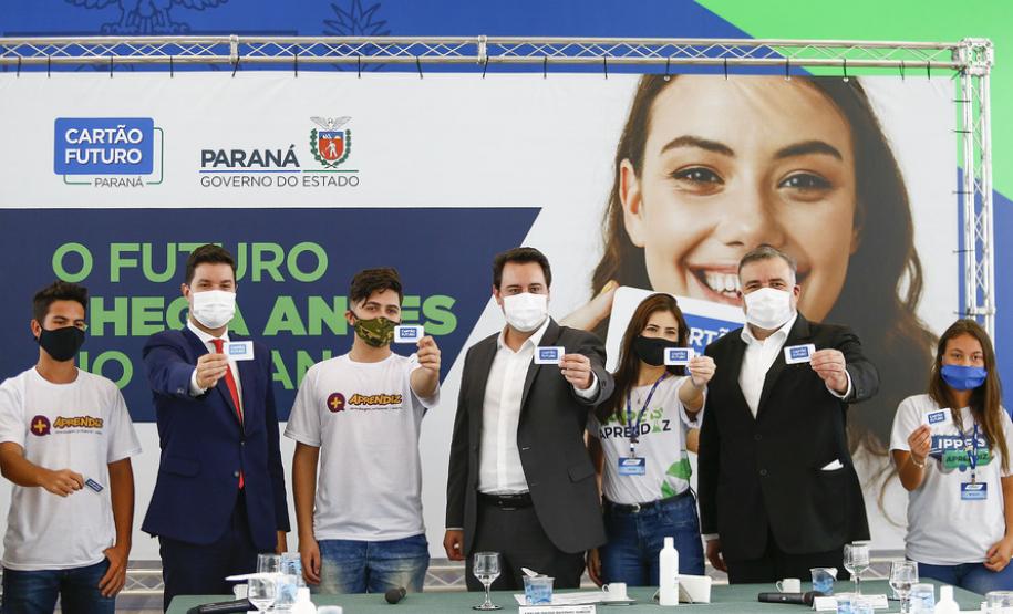 Ampliação do Cartão Futuro é anunciada em novo pacote econômico do Governo do Paraná