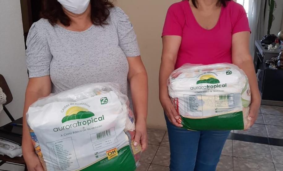 Cestas doadas no “Dia de Solidariedade” são entregues em vilas de Curitiba e Região Metropolitana