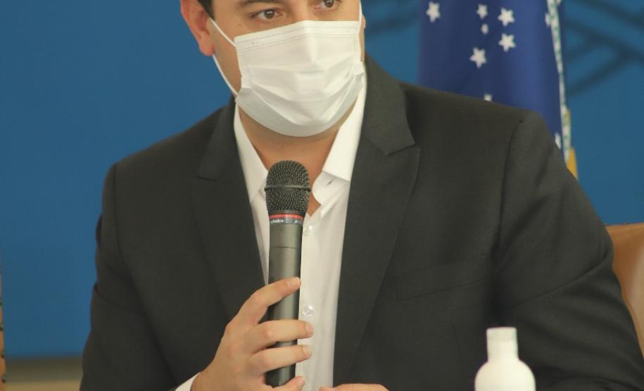 Ratinho Junior e Ney Leprevost executam maior repasse da história para entidades que atendem crianças