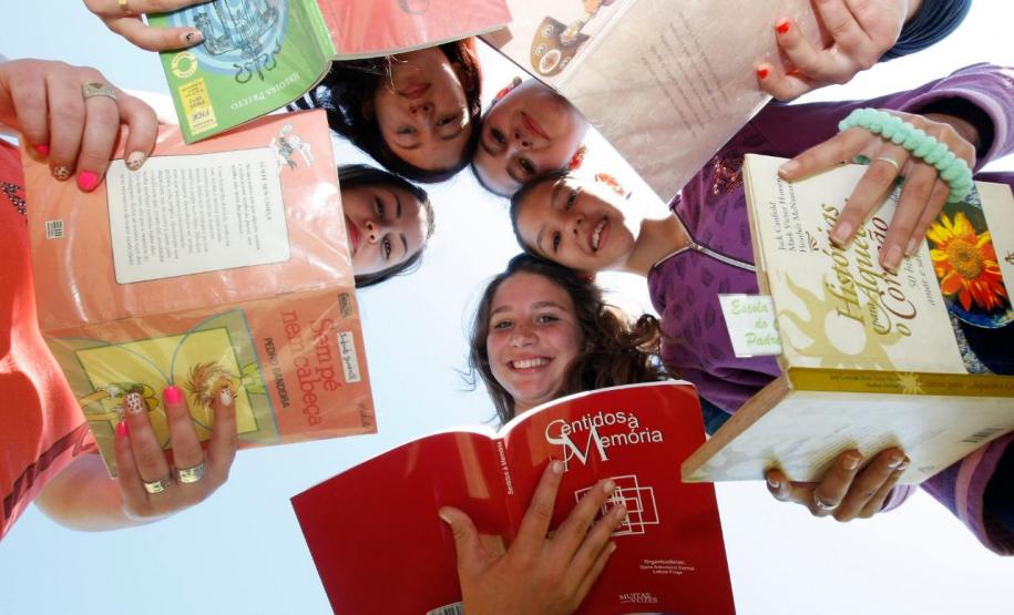 Governador formaliza Orçamento Criança. A iniciativa da secretaria de Justiça é pioneira no Brasil