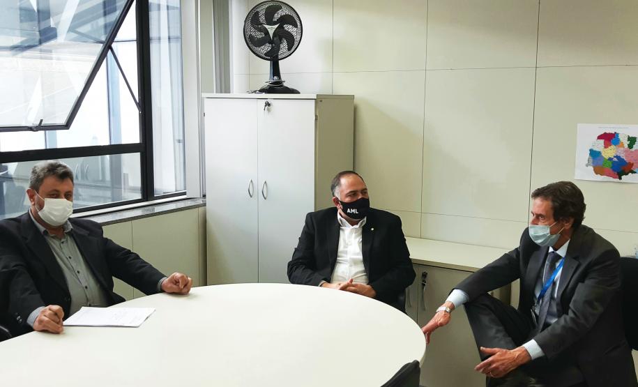 Secretaria da Justiça recebe visita dos prefeitos de Esperança Nova, Nova Cantu, Cânidido de Abreu e Lindoeste