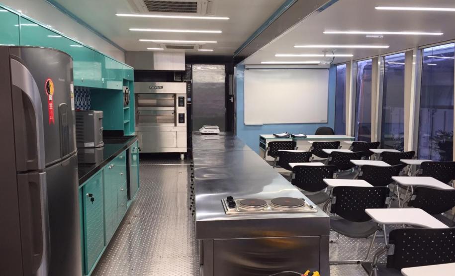 Ney Leprevost anuncia abertura de vagas para cursos das Carretas do Conhecimento Online em 17 municípios do Paraná