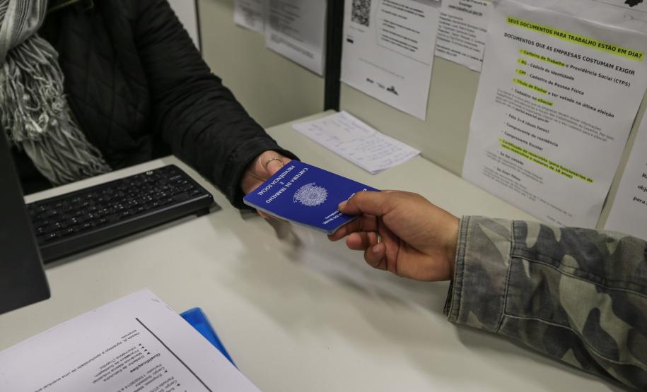 Cidades do Paraná mantém recuperação econômica com saldo positivo de empregos criados no primeiro trimestre de 2021