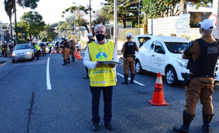 Secretaria de Justiça e Bptran da Polícia Militar realizam blitz educativa na capital paranaense para conscientização sobre violência e abuso contra crianças