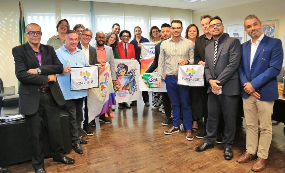 Comitiva paranaense participa de Fórum e Jornada LGBT em Brasília