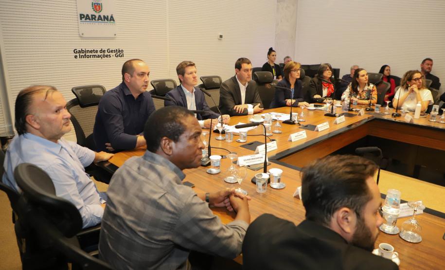 Estado discute medidas para regionalizar o sistema socioeducativo do Paraná