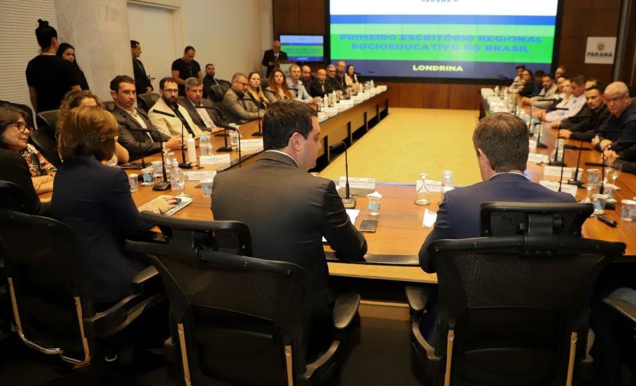 Estado discute medidas para regionalizar o sistema socioeducativo do Paraná