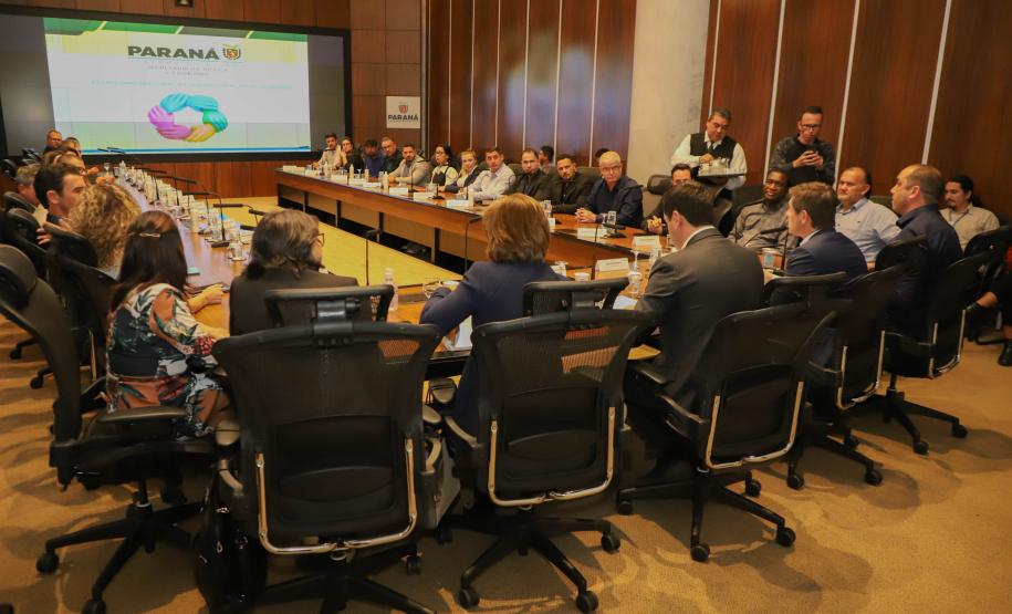 Estado discute medidas para regionalizar o sistema socioeducativo do Paraná