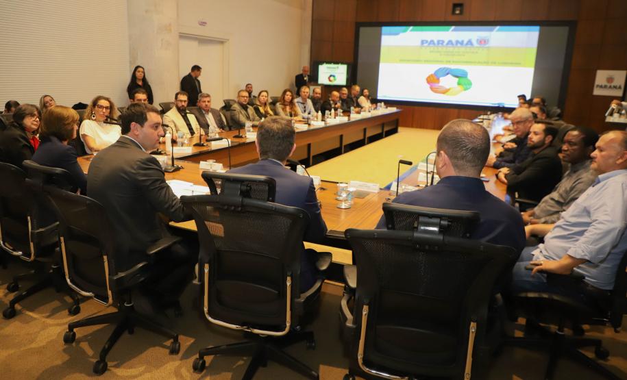 Estado discute medidas para regionalizar o sistema socioeducativo do Paraná