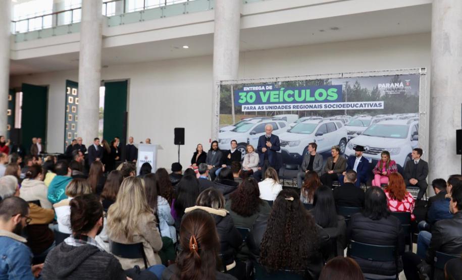 Governo do Estado entrega 30 novos veículos para o sistema de socioeducação