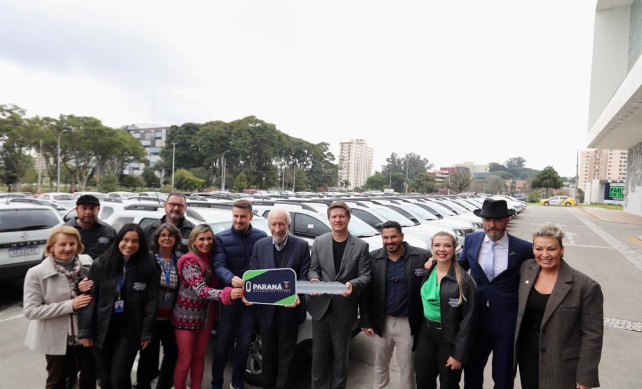 Governo do Estado entrega 30 novos veículos para o sistema de socioeducação