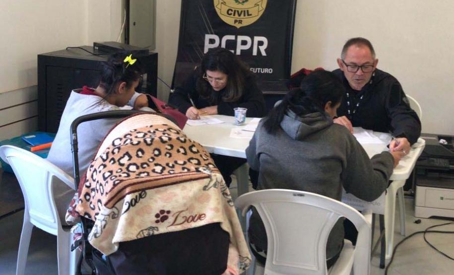 Governo do Estado e Prefeitura de Curitiba levaram feira de serviços ao Parolin