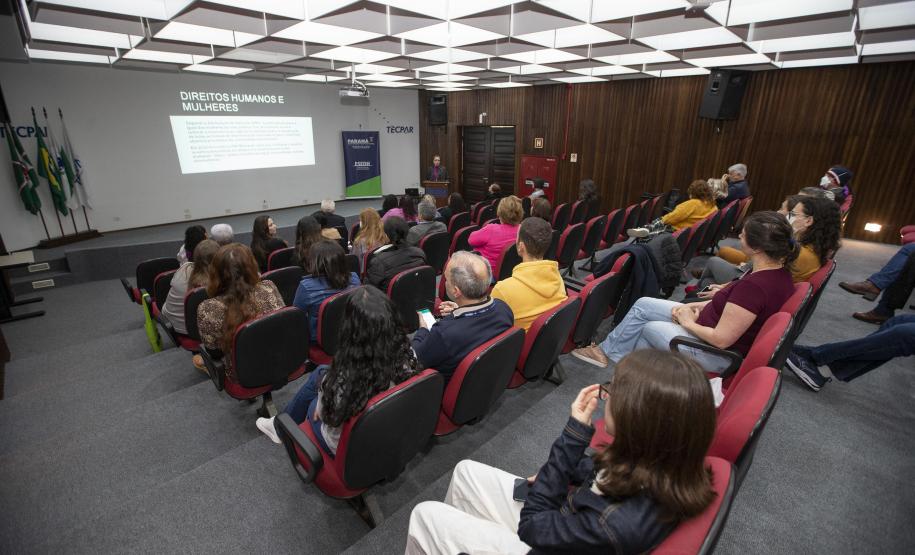 Tecpar capacita 80 colaboradores com curso de Direitos Humanos