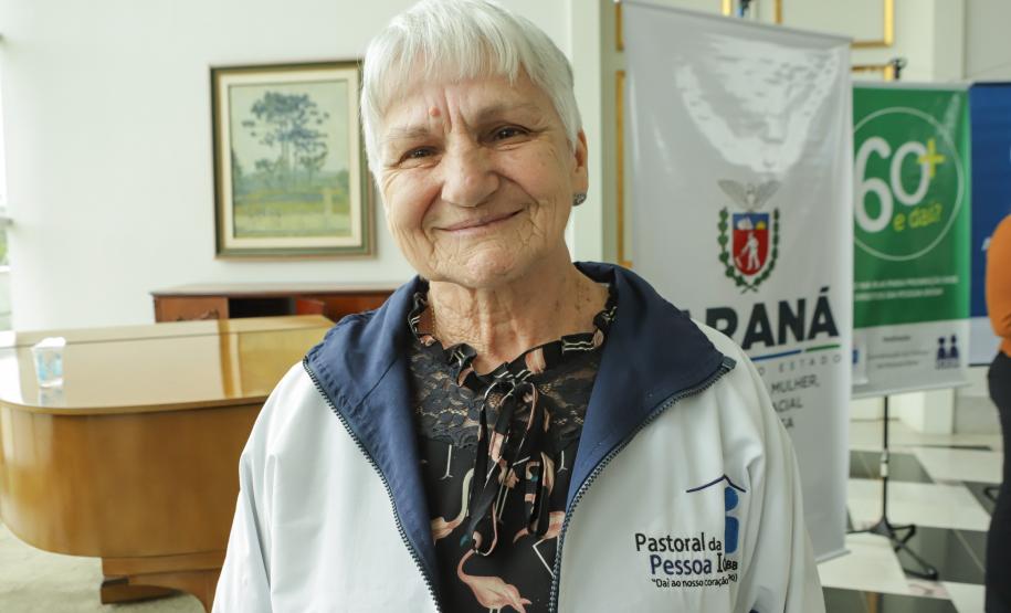 Ratinho Junior sanciona lei da gratuidade das passagens e anuncia programas aos idosos