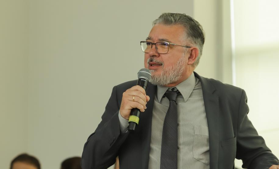 Ratinho Junior sanciona lei da gratuidade das passagens e anuncia programas aos idosos